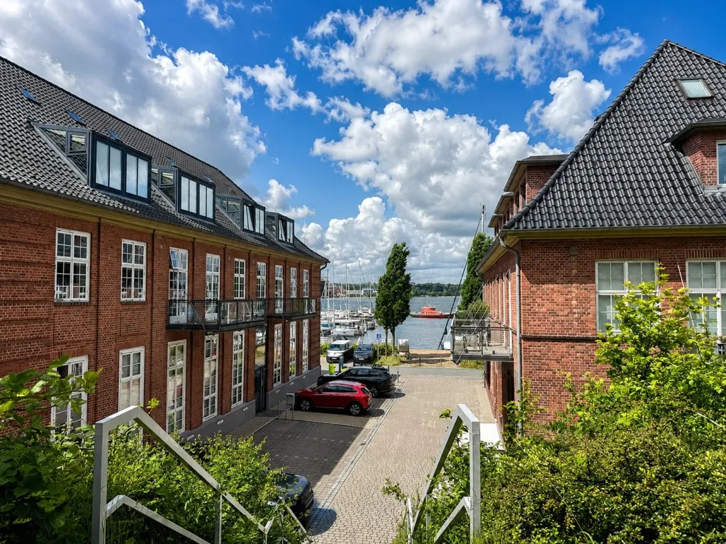 Immobilienangebot - Flensburg / Mürwik - Alle - Sonwik: überdachter Parkplatz im Parkhaus in bester Lage