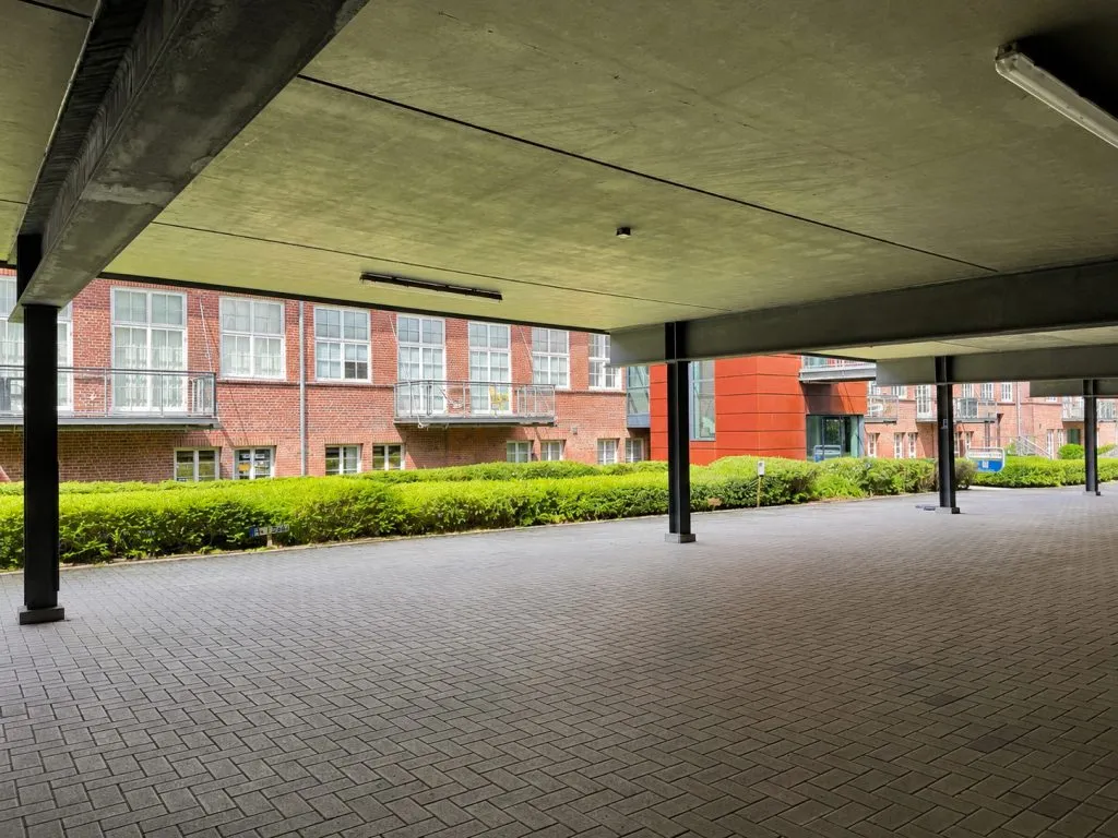 Immobilienangebot - Flensburg / Mürwik - Alle - Sonwik: überdachter Parkplatz im Parkhaus in bester Lage