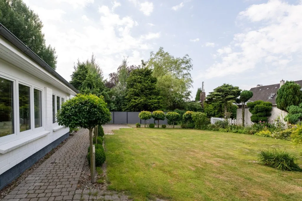 Immobilienangebot - Weding - Alle - Weding: modernisierter Bungalow in besonderer Lage