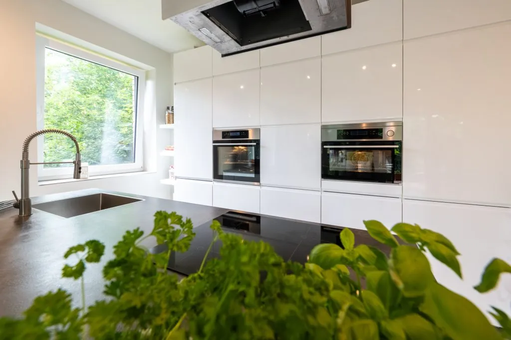 Immobilienangebot - Flensburg - Alle - Flensburg, Nordstadt: moderne 3-Zimmer-Wohnung mit Blick ins Naturschutzgebiet