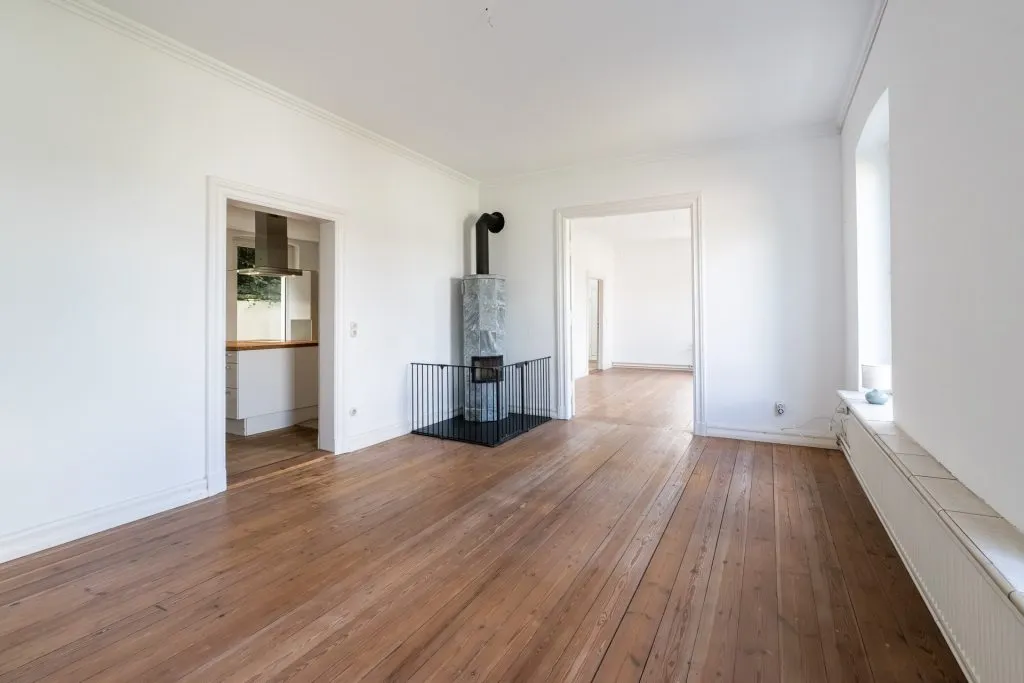 Immobilienangebot - Flensburg - Alle - Flensburg: modernisiertes und großzügiges Stadthaus mit vielseitigen Nutzungsmöglichkeiten