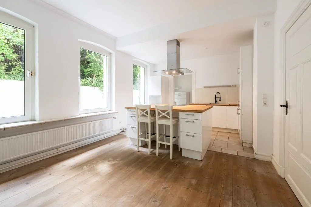 Immobilienangebot - Flensburg - Alle - Flensburg: modernisiertes und großzügiges Stadthaus mit vielseitigen Nutzungsmöglichkeiten