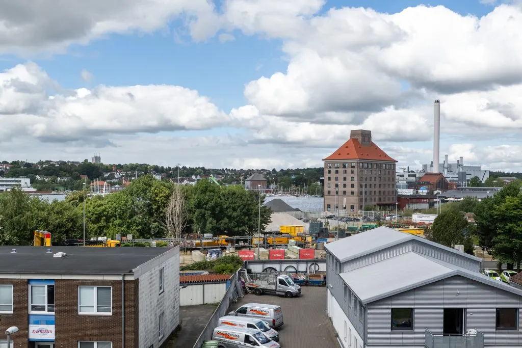 Immobilienangebot - Flensburg - Alle - Flensburg: modernisiertes und großzügiges Stadthaus mit vielseitigen Nutzungsmöglichkeiten