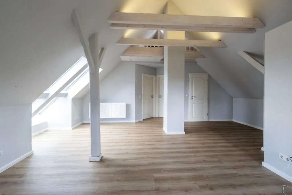 Immobilienangebot - Flensburg - Alle - Flensburg: modernisiertes und großzügiges Stadthaus mit vielseitigen Nutzungsmöglichkeiten