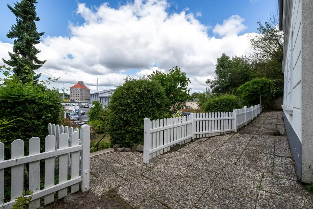Immobilienangebot - Flensburg - Alle - Flensburg: modernisiertes und großzügiges Stadthaus mit vielseitigen Nutzungsmöglichkeiten