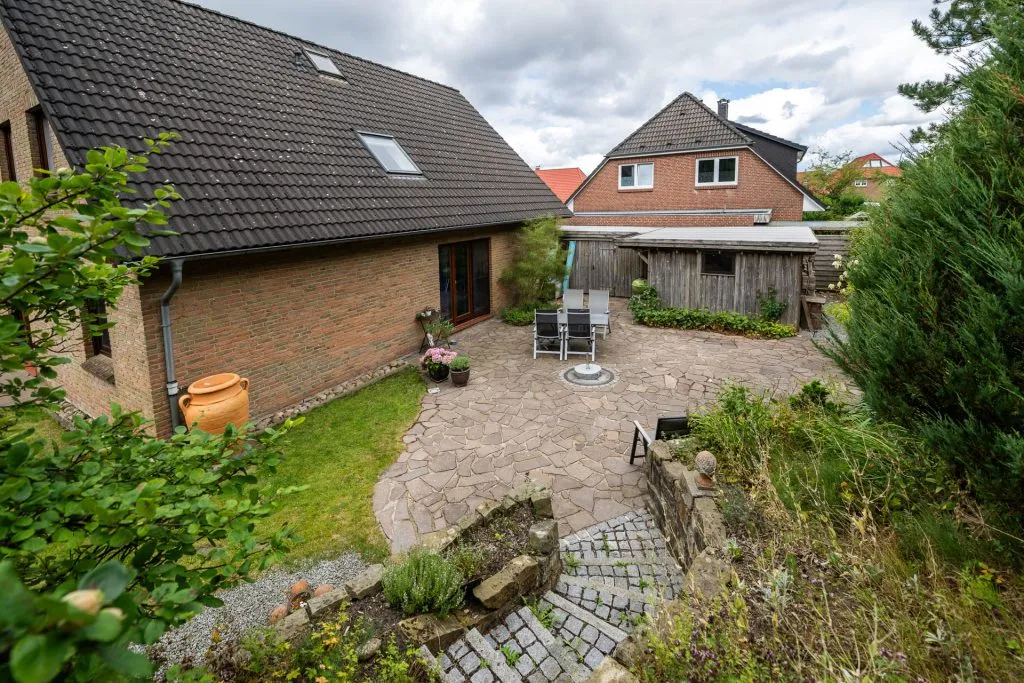 Immobilienangebot - Harrislee - Alle - Harrislee: mediterranes Gartenparadies nahe der Flensburger Förde