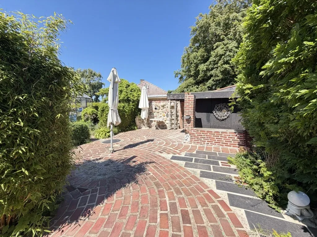 Immobilienangebot - Glücksburg (Ostsee) - Alle - An der Flensburger Förde – außergewöhnliches 1.367 m² Grundstück mit Ferienhaus in begehrter Lage