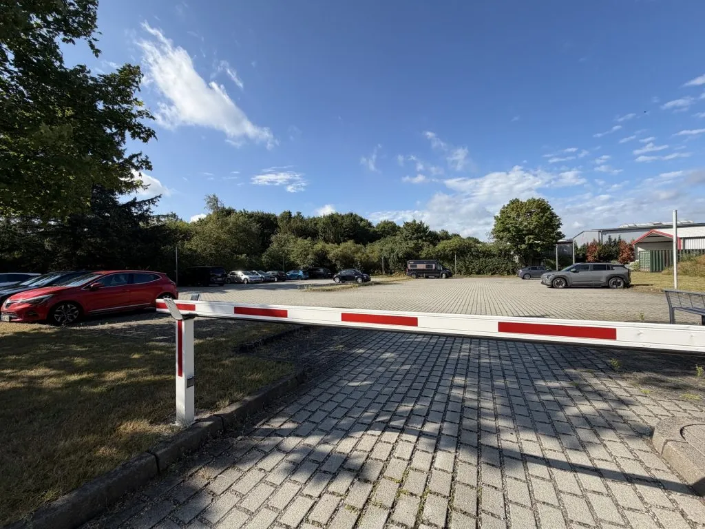Immobilienangebot - Flensburg - Alle - Flensburg-Südstadt: großes Büro auf einer gesamten Etage in zentraler Lage