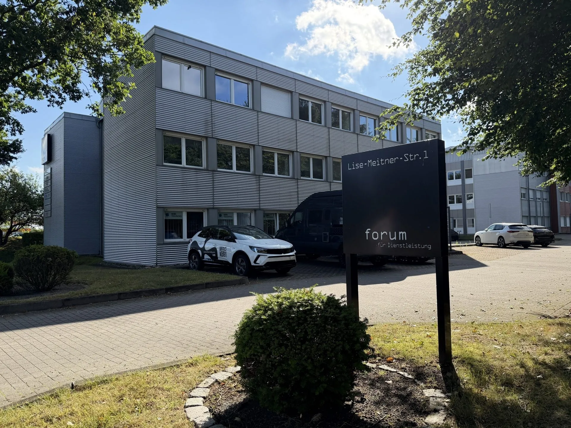 Immobilienangebot - Flensburg - Alle - Flensburg-Südstadt: großes Büro auf einer gesamten Etage in zentraler Lage