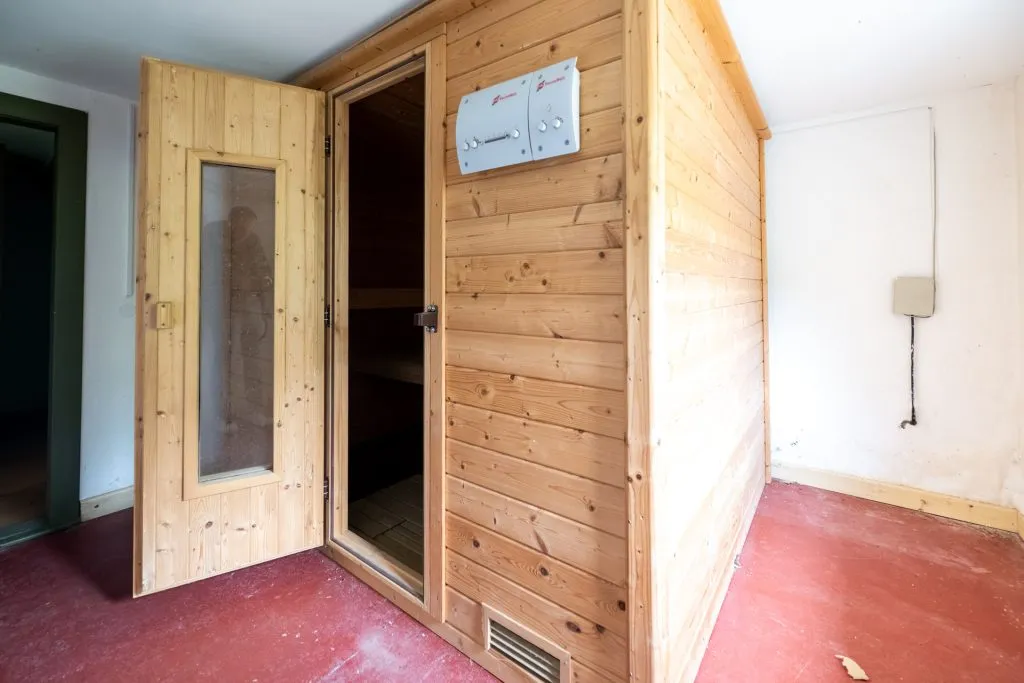 Immobilienangebot - Glücksburg - Alle - Glücksburg: sanierungsbedürftiges Einfamilienhaus in sehr guter Lage