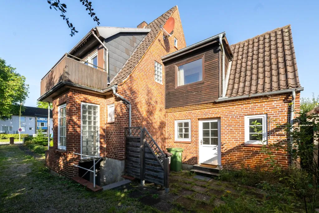 Immobilienangebot - Glücksburg - Alle - Glücksburg: Klinkerhaus mit Gestaltungspotenzial für handwerklich versierte Käufer