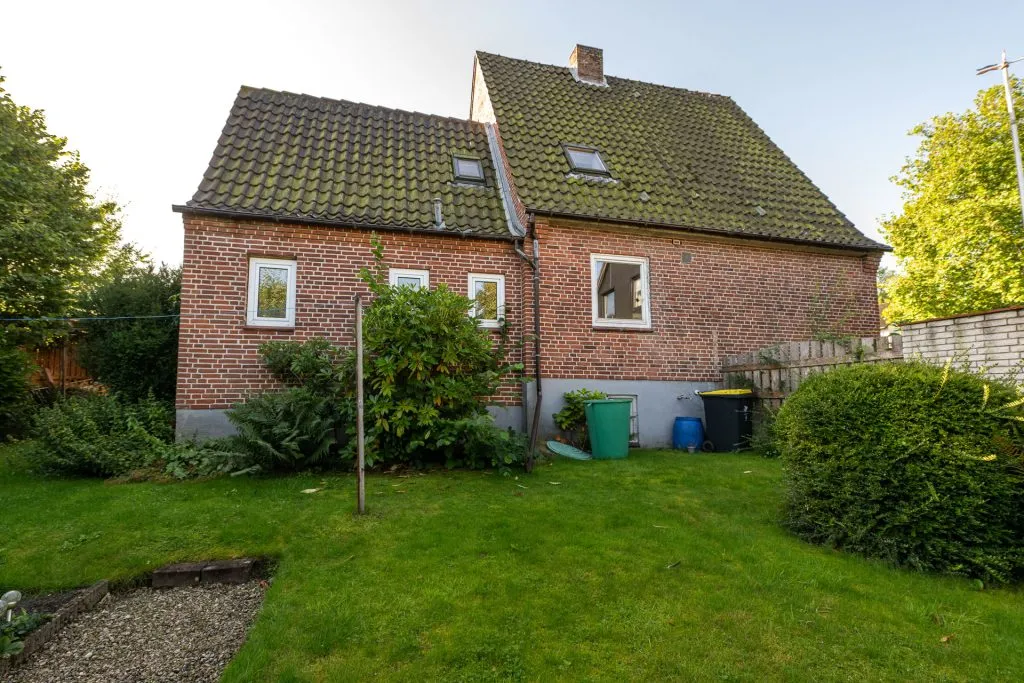 Immobilienangebot - Glücksburg - Alle - Glücksburg: Klinkerhaus mit Gestaltungspotenzial für handwerklich versierte Käufer